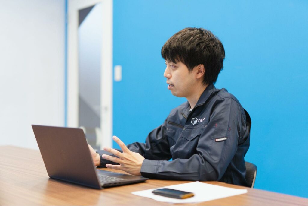 価格、使いやすさ、将来性を軸に、比較検討とトライアルを実施